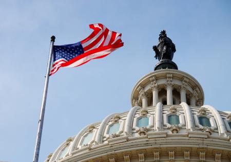«Раздрай усиливается»: американист оценил вероятность разделения США