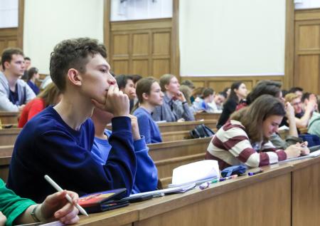 Минобразования Азербайджана не будет закрывать русские программы обучения