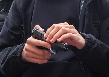 Ребенка из Петербурга задержали за угрозы с пистолетом