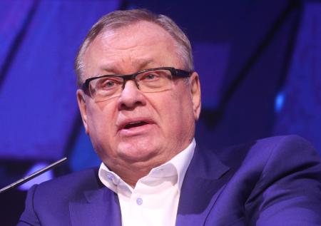 Глава ВТБ разоблачил предприятия, которые сидят «на подсосе» государства