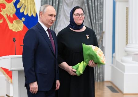 Депутат раскрыл, какие выплаты получат матери-героини в 2025 году