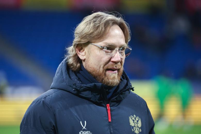 Валерий Карпин