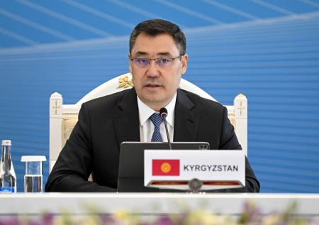 Президент Киргизии вылетел в Азербайджан на саммит ОЭС