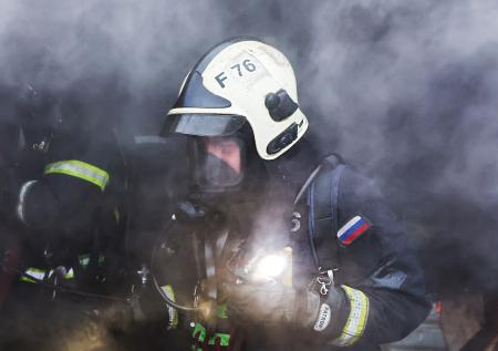 Пожар начался на территории предприятия в Ельце после атаки БПЛА