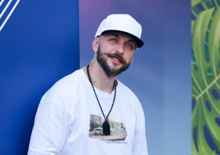 Стало известно, с кем рэпер ST записал совместный трек