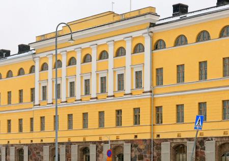Финского посла отчитали за домогательства