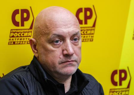 Прилепин признался, что выжил при покушении из-за ошибки
