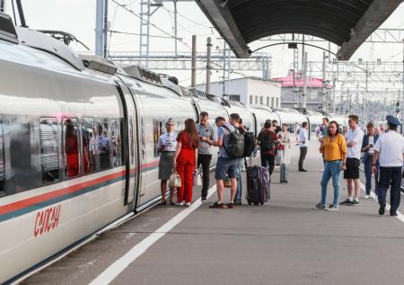 Коллапс в аэропортах обернулся двойными «Сапсанами» из Петербурга в Москву