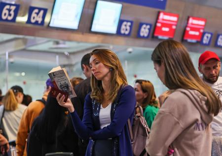 Более 100 рейсов задержали в петербургском аэропорту