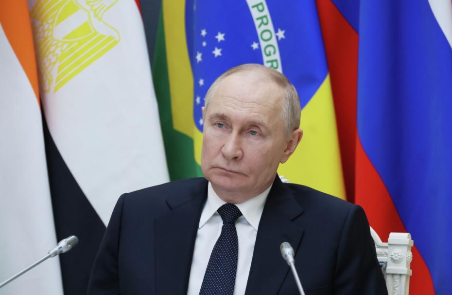 6 июля 2025. Президент РФ Владимир Путин принимает участие в формате видеоконференции в главном пленарном заседании XVII саммита БРИКС, который проходит под председательством Бразилии в Рио-де-Жанейро