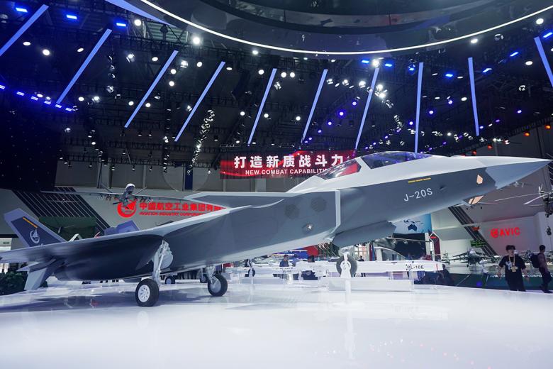 Двухместный истребитель J-20S
