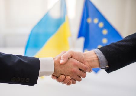 Европу уличили в попытке вывести поддержку Киева на новый уровень