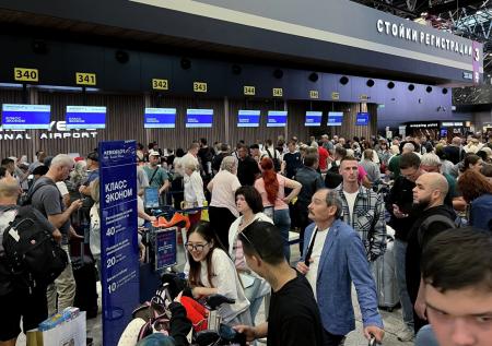 Два российских аэропорта задержали 144 рейса