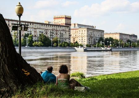 Москвичам посоветовали временно покинуть город