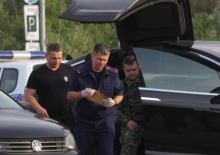 Следователи изъяли необходимые для расследования вещи из машины Старовойта