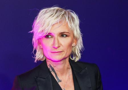 Наркотики, отмены концертов, два дома в США, СВО: как живет Диана Арбенина