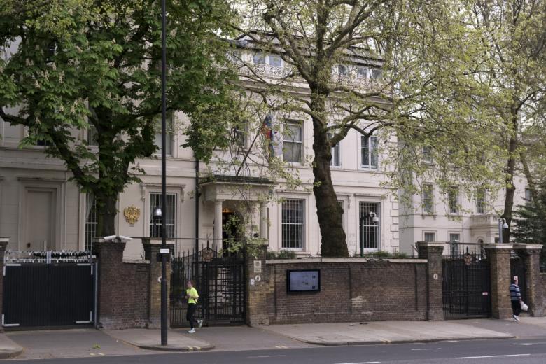 Главное здание посольства России в Великобритании на Kensington Palace Gardens в Лондоне