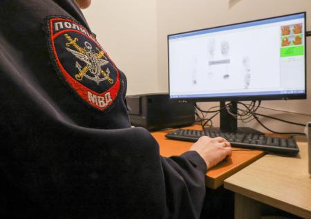 «Порвал кофту и тащил к деревьям»: прохожие спасли девочку от педофила