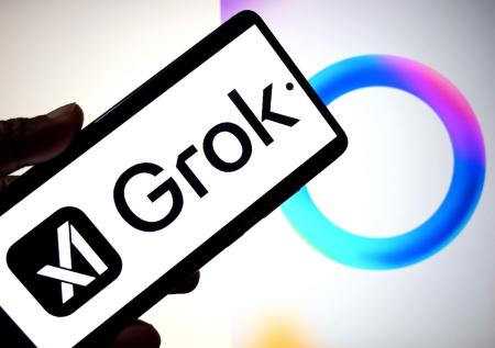 «Стремился угодить»: Маск объяснился после скандала с нейросетью Grok