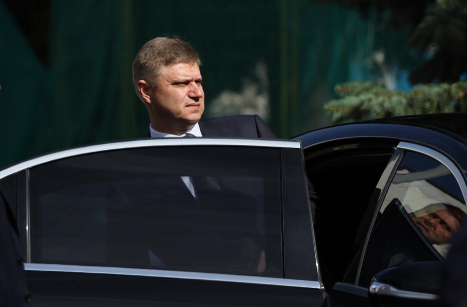 Генеральный директор — председатель правления ОАО «РЖД» Олег Белозеров после прощания с бывшим министром транспорта РФ Романом Старовойтом в ЦКБ № 1 Управления делами президента РФ