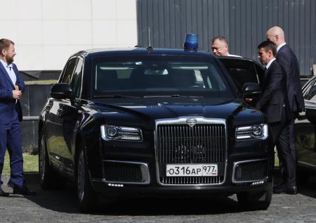 Хуснуллин спешно покинул церемонию прощания со Старовойтом