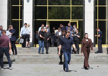 Гроб Старовойта оставили открытым на церемонии прощания