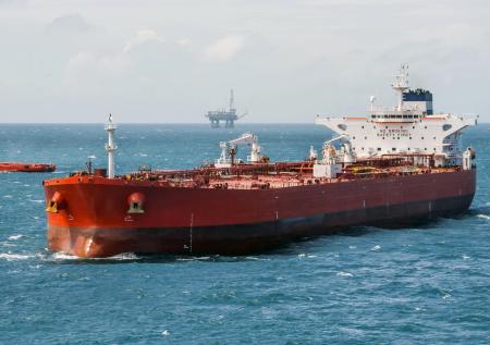 Песков раскрыл, как Россия борется с ограничениями на экспорт нефти и газа
