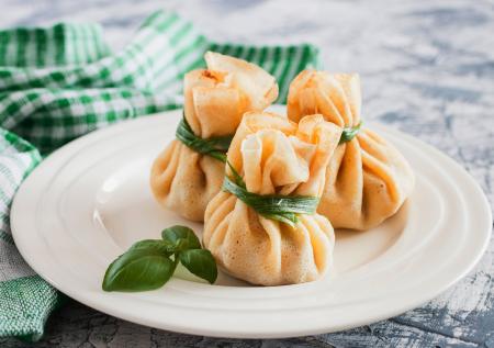 Десерт? Закуска? Нет — кулинарный шик! Блинные мешочки с горгонзолой!