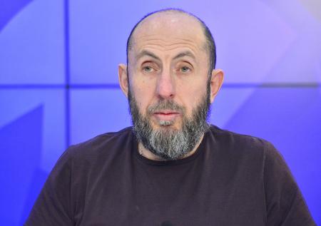Обвиняемого в растрате директора МХАТа заметили в необычном месте