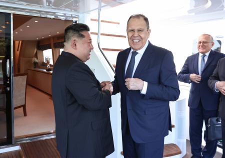 Лавров пошутил о привычке, которая объединяет его с Ким Чен Ыном