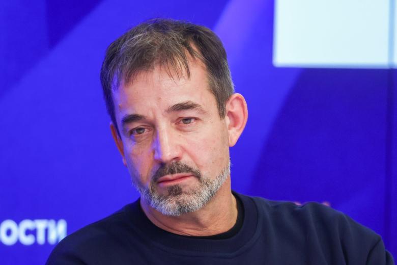 Дмитрий Певцов
