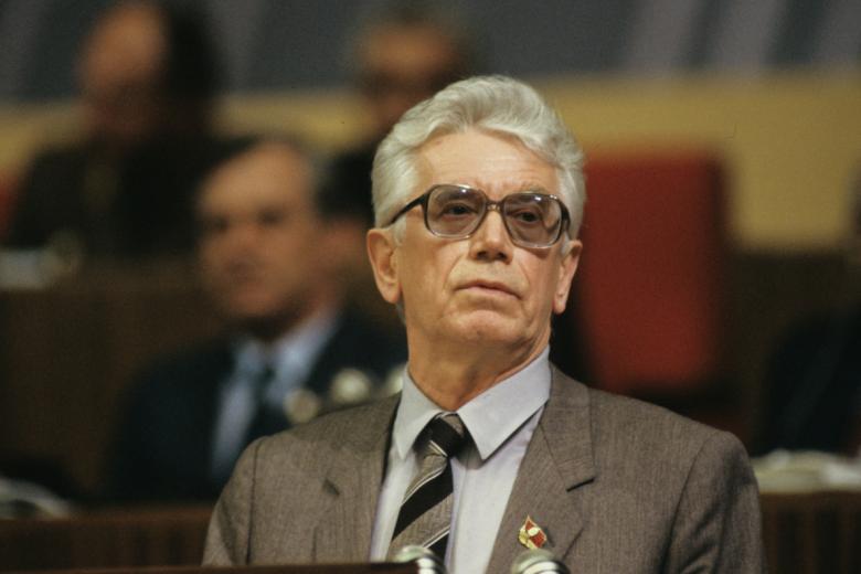 Вадим Медведев, 1990 год