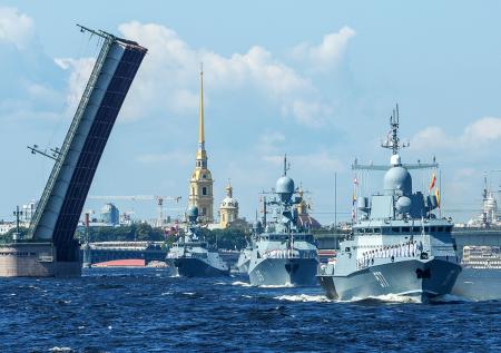 Составлен список городов России, где отменили парад в честь Дня ВМФ