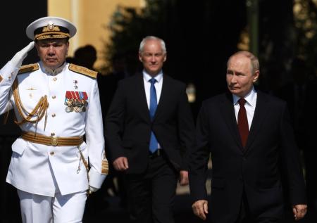 Составлен список городов России, где пройдет парад в честь Дня ВМФ