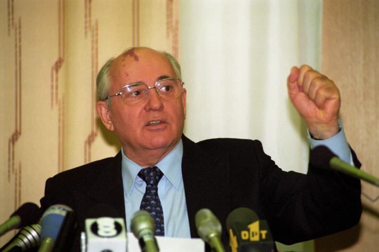 Михаил Горбачев