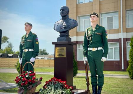 В честь погибшего генерала Игоря Кириллова установили памятник