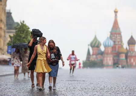 Погода в Москве в воскресенье, 13 июля: гроза и ливень закошмарят жителей?