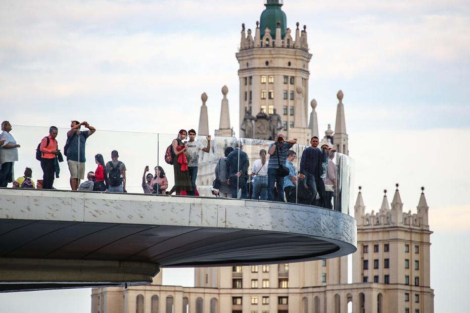 Топ-10 смотровых площадок Москвы: Парящий мост в парке Зарядье