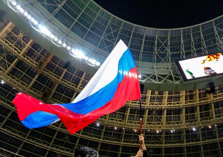 В Госдуме раскритиковали запрет для спортсменов на фото с флагом России