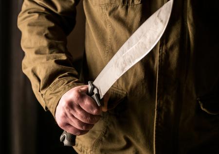 Боец СВО три месяца грабил супермаркет, угрожая продавцам мачете