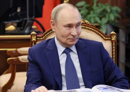 Путин поручил аннулировать сертификаты на товары из одного союза