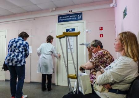 Юрист объяснил, что делать пациентам при длинной очереди в поликлинике