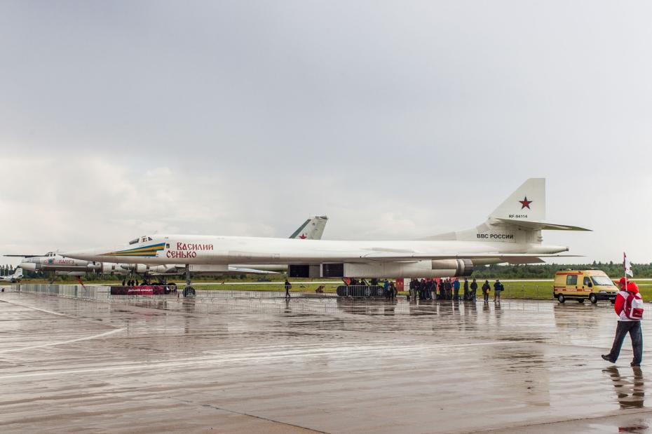 Стратегический ракетоносец-бомбардировщик Ту-160