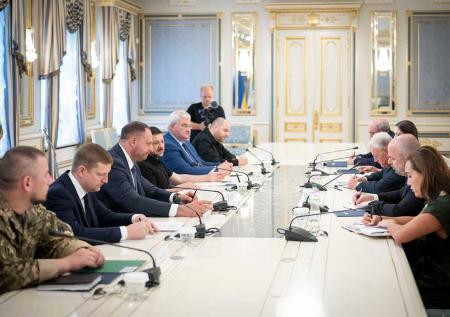 «Будут продвигать»: политолог предрек смену власти на Украине