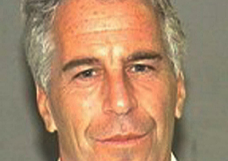 Трампа заподозрили в желании спрятать документы по делу Эпштейна