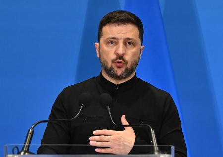 «У нас был мощный пакет»: Зеленский поставил Байдена в пример Трампу