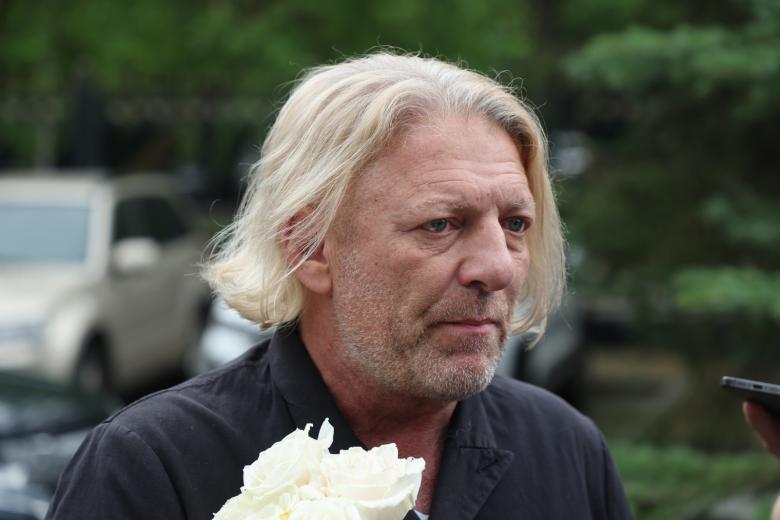 Александр Олейников