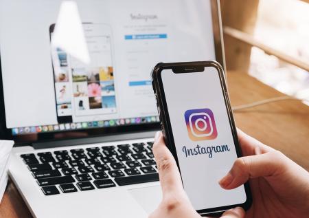 Сенатор объяснил, будут ли штрафовать россиян за вход в Instagram