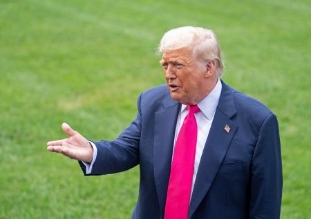 Трамп назвал скандал вокруг дела Эпштейна «аферой демократов»