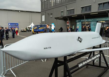 Оценена вероятность передачи американских крылатых ракет JASSM Украине